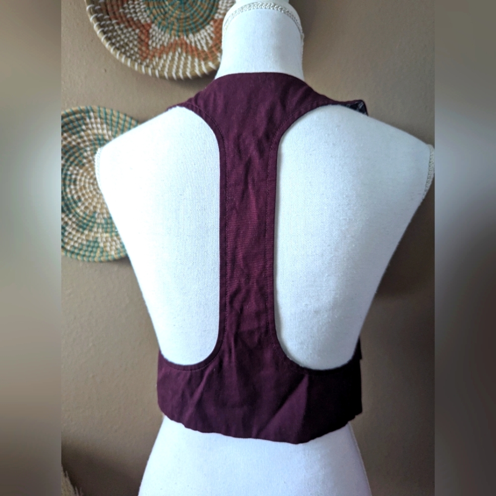 LUX Women's Cropped Vest - Picture 4 of 11